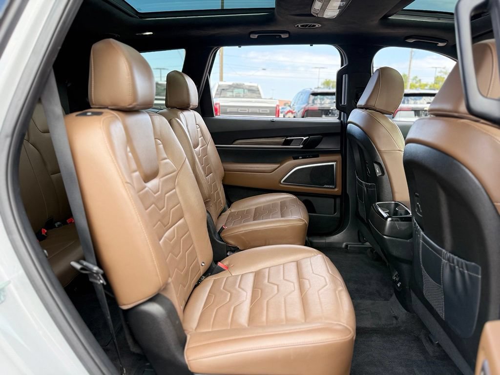 Used 2022 Kia Telluride SX w/ SX Prestige Package AWD/4WD image 15