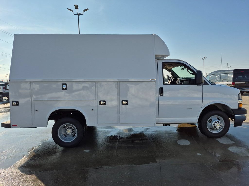 New 2025 Chevrolet Express 3500 w/ Power Convenience Package RWD image 8