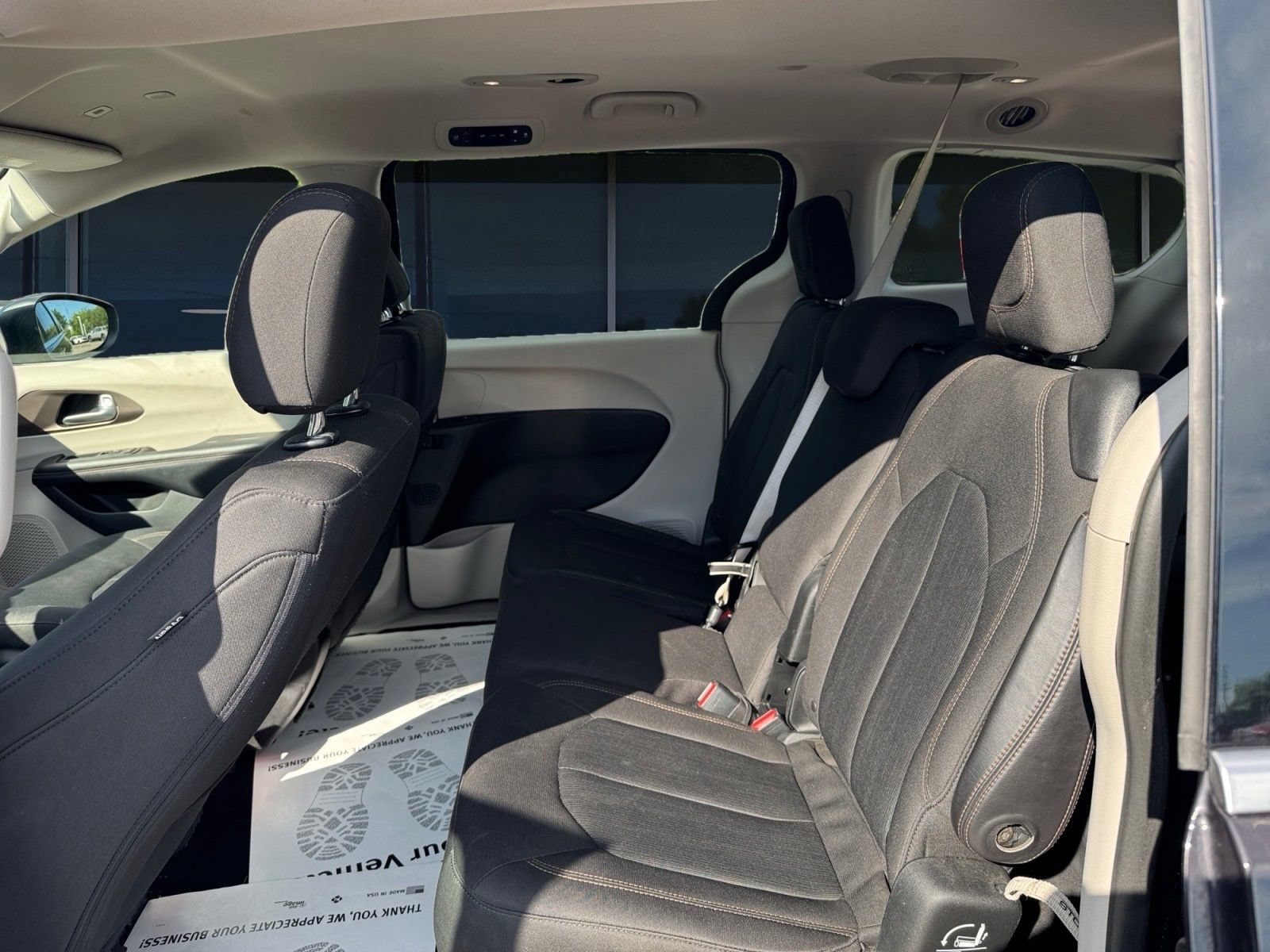 Used 2018 Chrysler Pacifica Touring w/ Tire & Wheel Group FWD image 14
