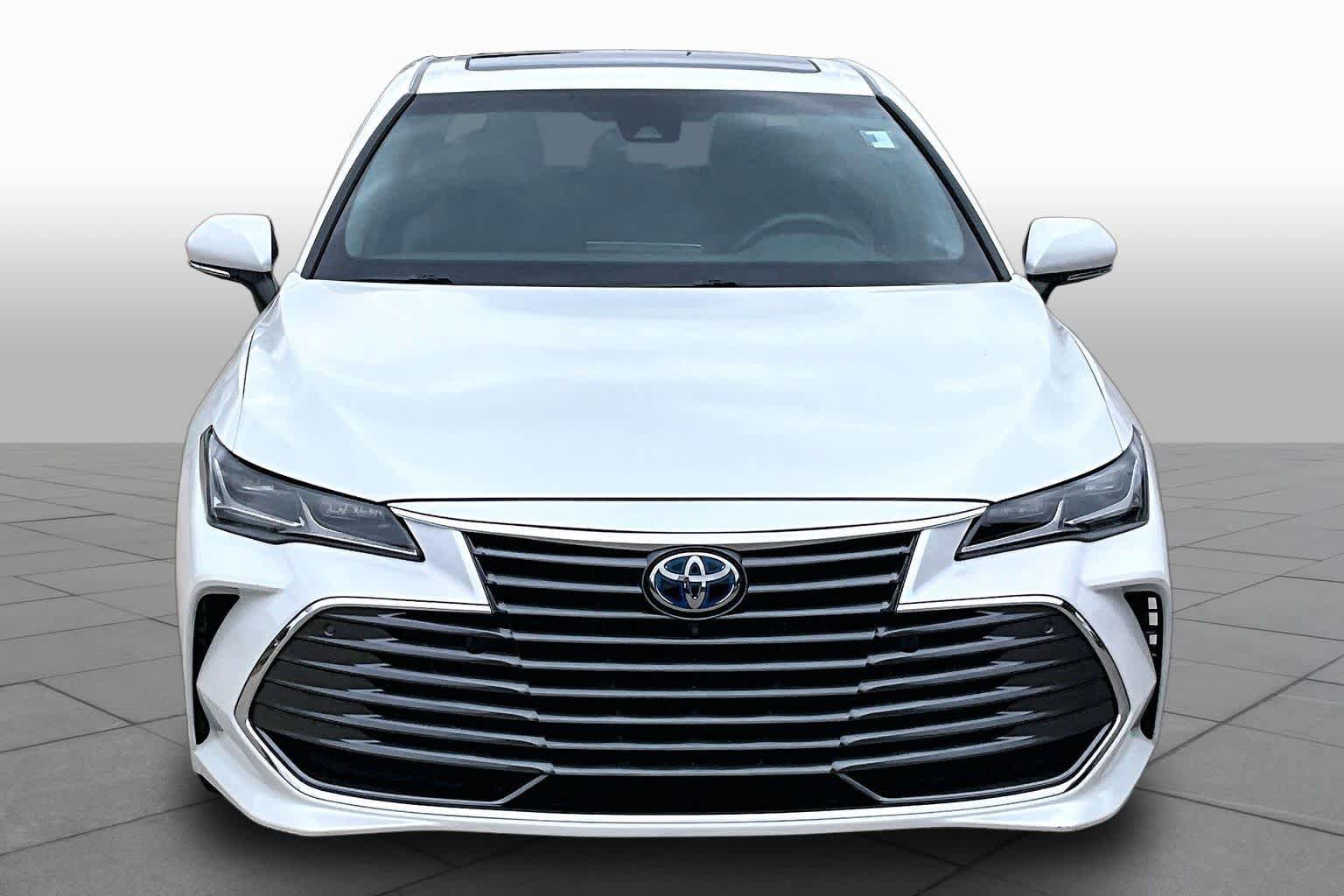Used 2021 Toyota Avalon Limited w/ Advanced Safety Package FWD image 4