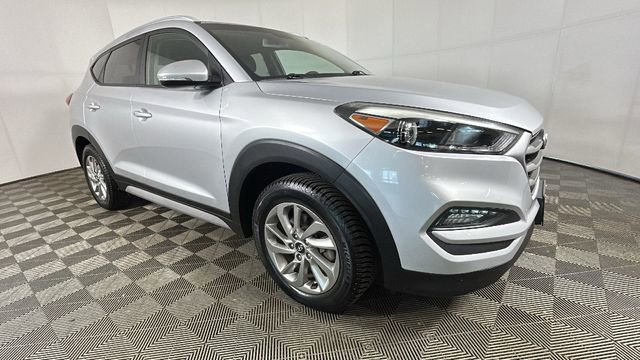 Used 2017 Hyundai Tucson SE Plus AWD/4WD image 2