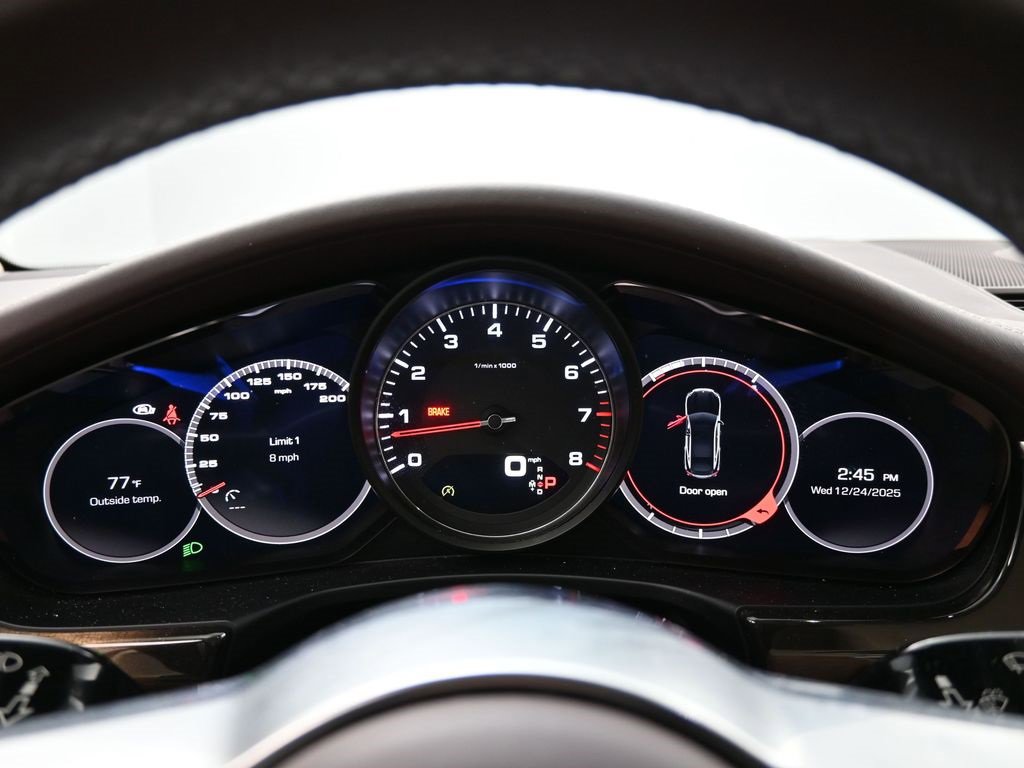 Used 2018 Porsche Panamera 4S image 19