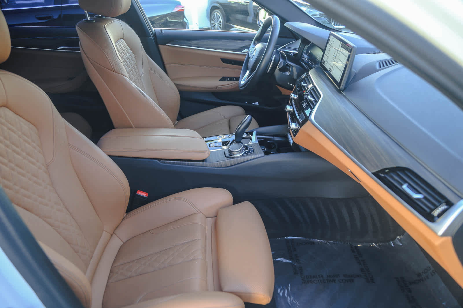 Certified 2023 BMW 530e w/ Convenience Package image 13