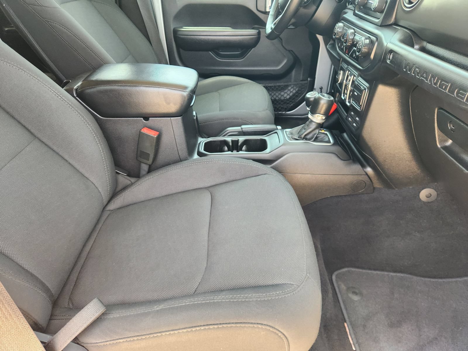 Used 2018 Jeep Wrangler Unlimited Sport S AWD/4WD image 14