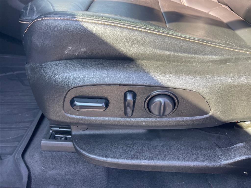 Used 2021 Chevrolet Traverse RS w/ LPO, 'HIT The Road' Package image 9