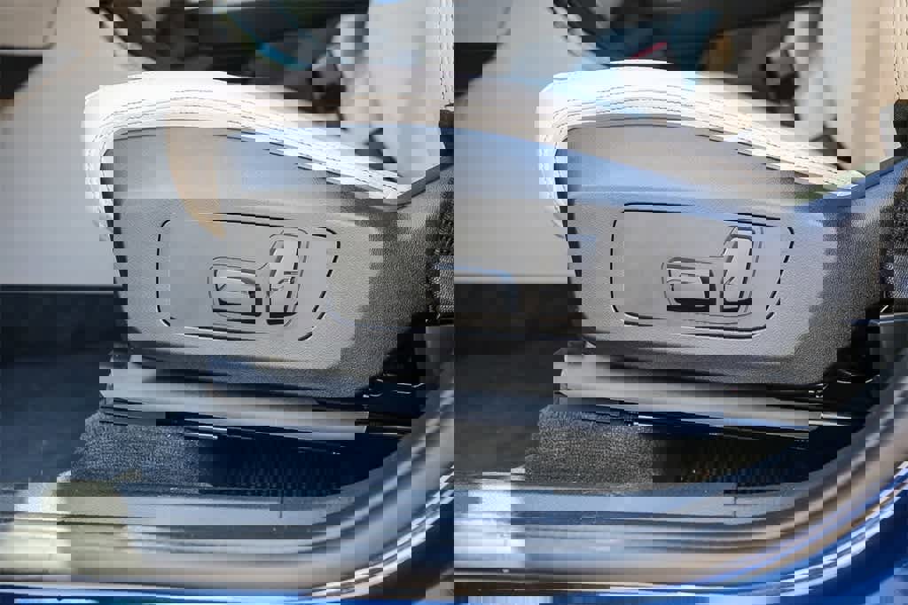 Used 2024 BMW X1 xDrive28i w/ Convenience Package image 19