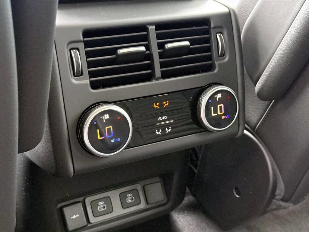 New 2026 Land Rover Discovery S AWD/4WD image 15