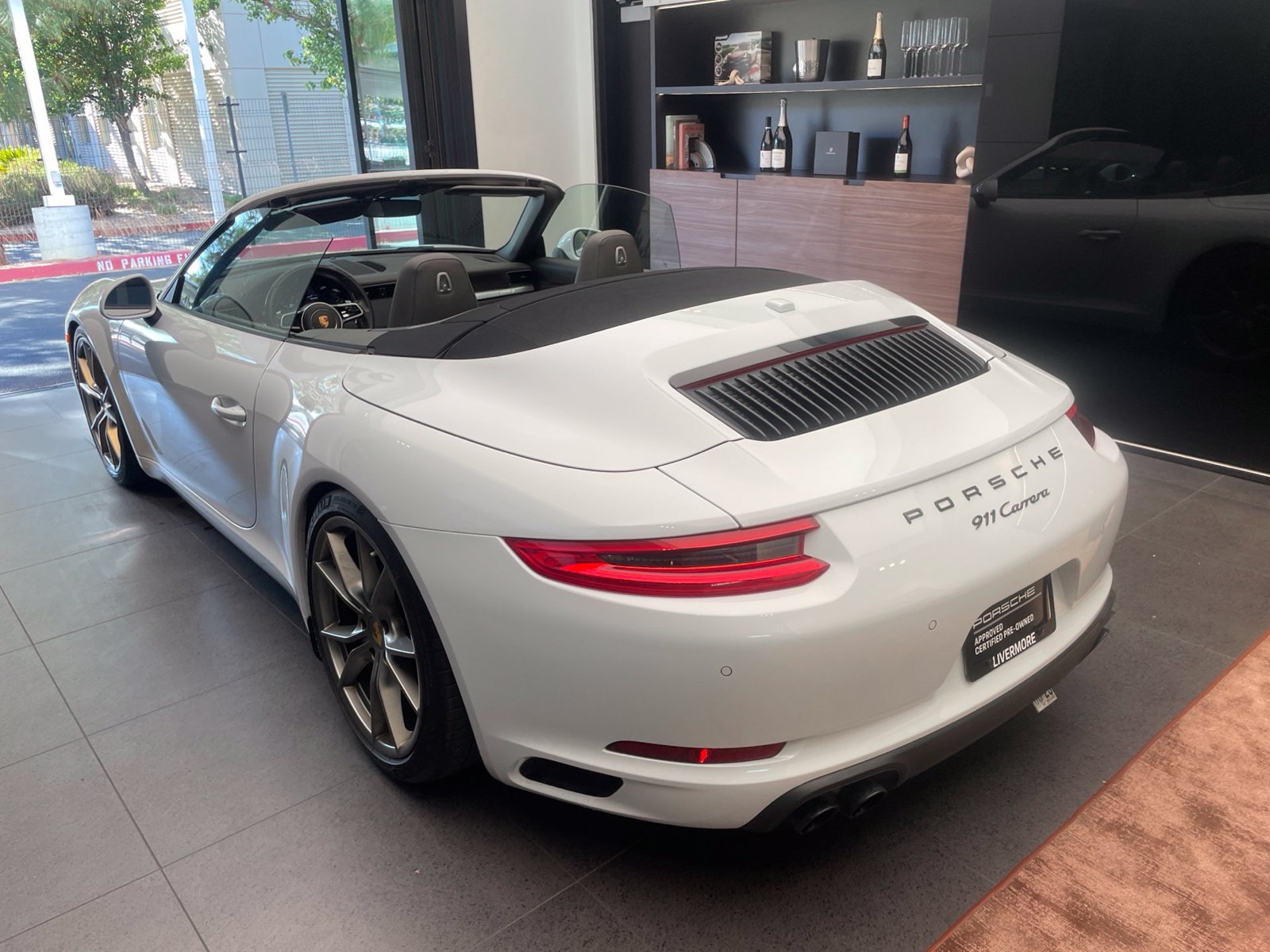 Used 2018 Porsche 911 Carrera RWD image 14