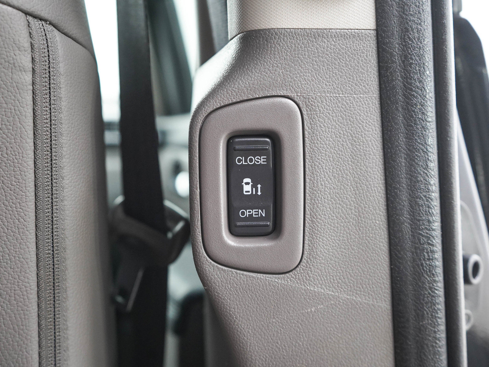 Used 2015 Honda Odyssey EX-L image 18