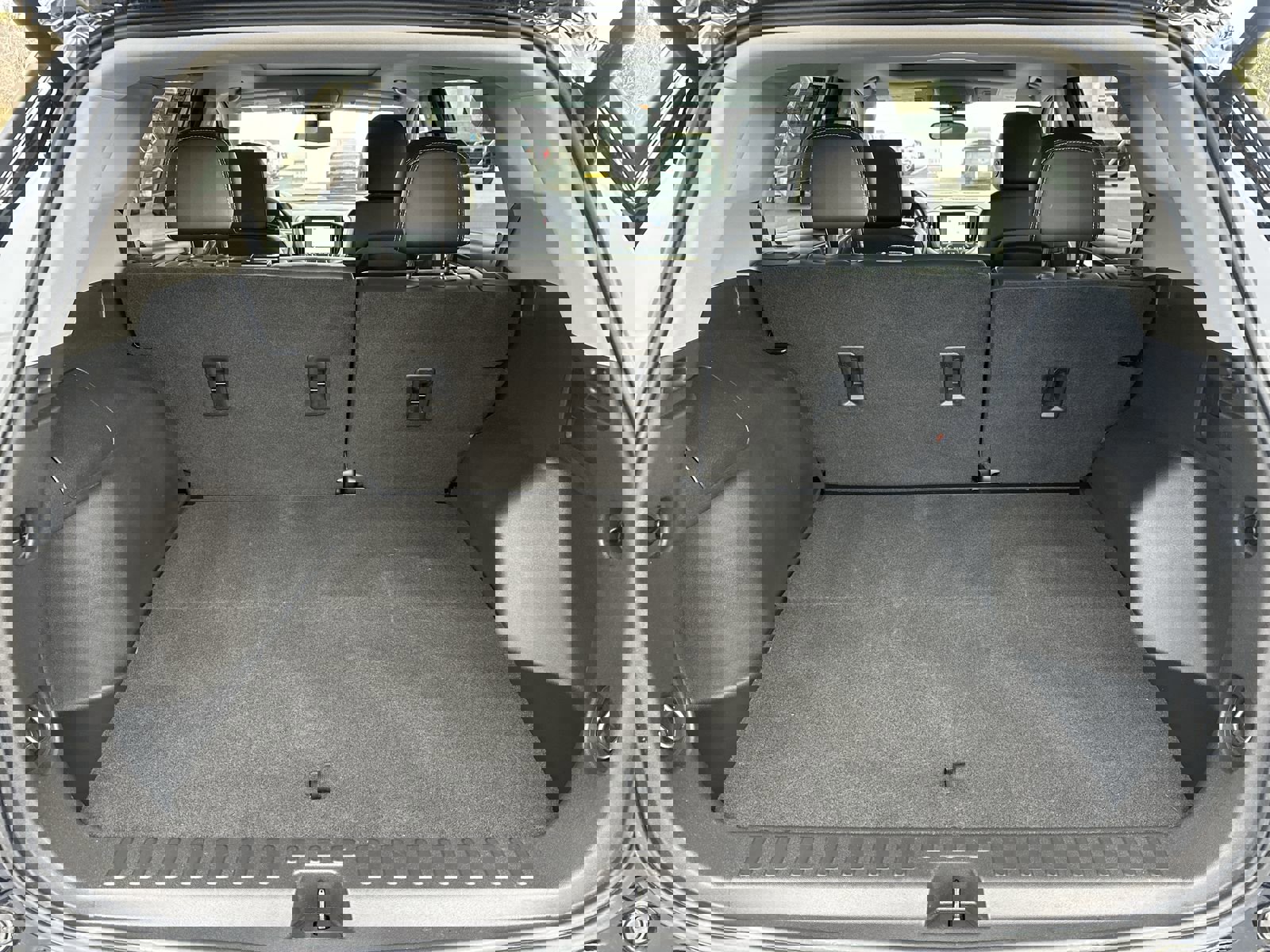 Used 2022 GMC Terrain SLT w/ Infotainment Package II image 32