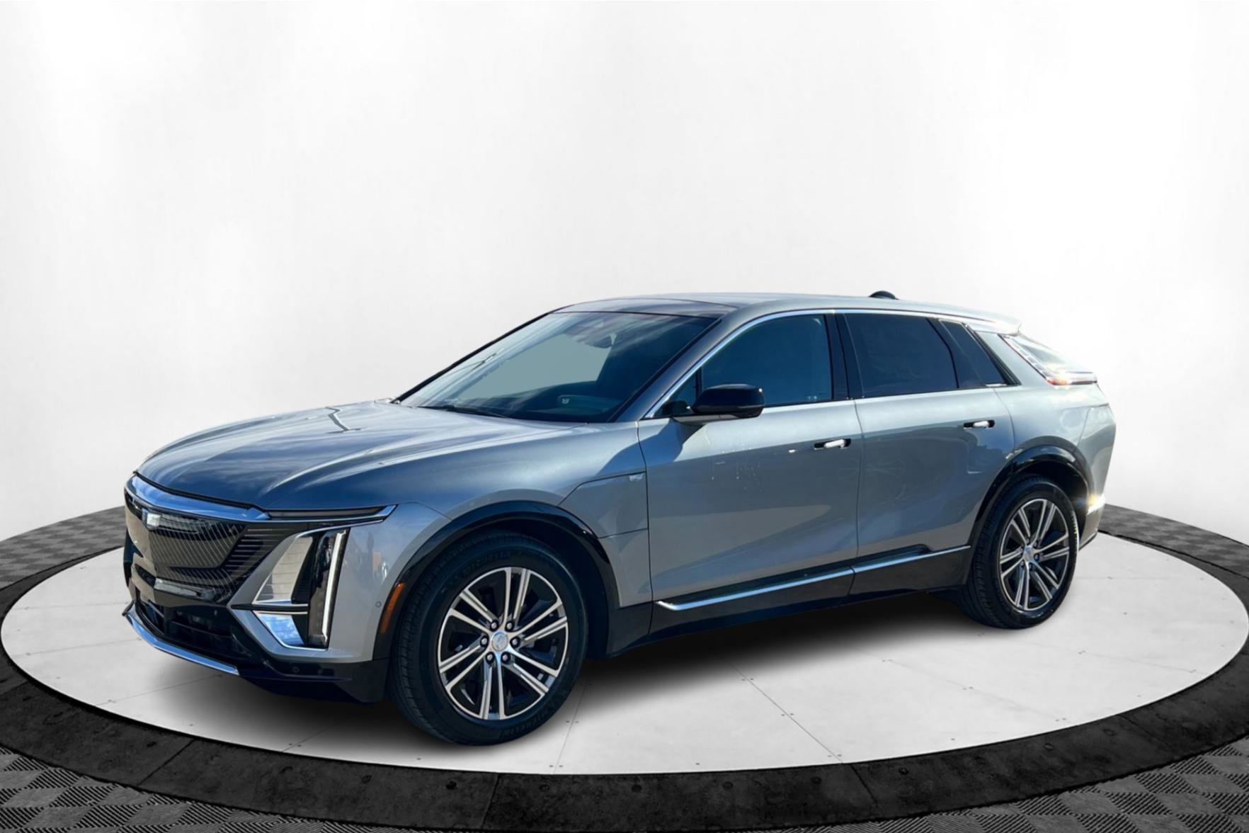 New 2024 Cadillac Lyriq Luxury w/ LPO, Floor Liner Package