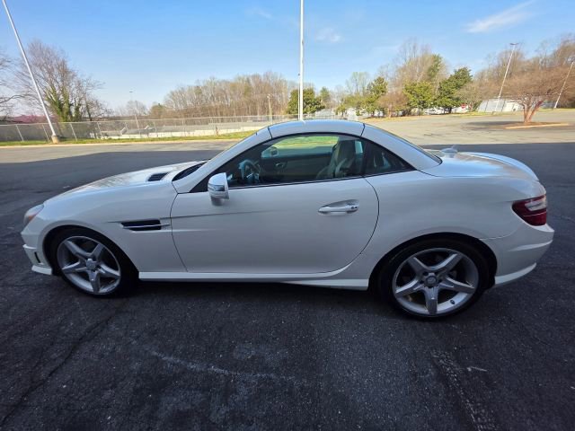Used 2015 Mercedes-Benz SLK 250 w/ Premium Package image 8