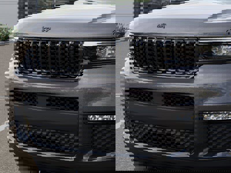 New 2025 Jeep Grand Cherokee L Limited w/ Black Appearance Package image 8