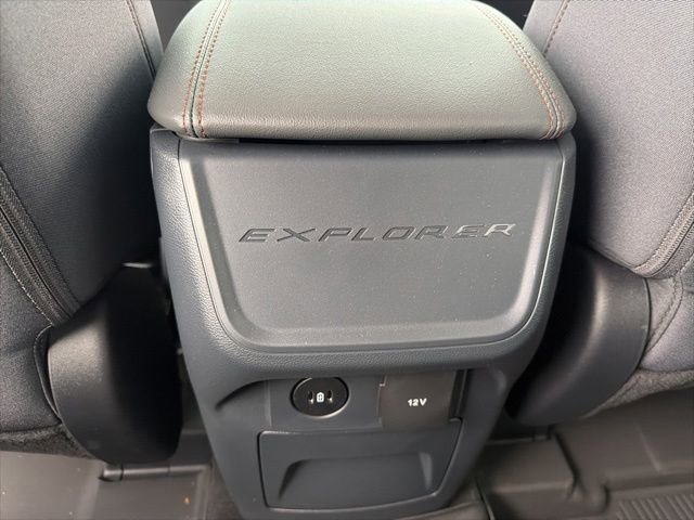 Used 2026 Ford Explorer Active AWD/4WD image 10