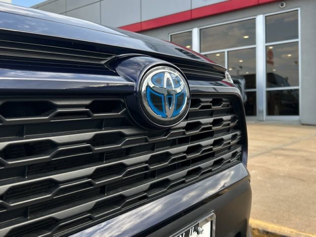 Used 2023 Toyota RAV4 XLE Premium image 16