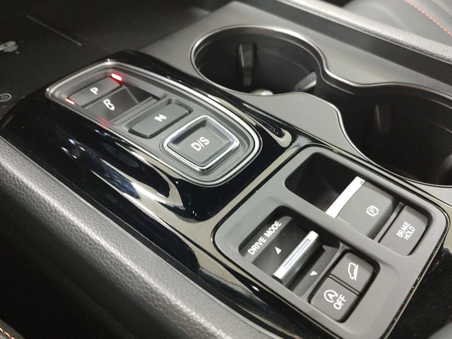 Used 2025 Honda Pilot TrailSport image 14