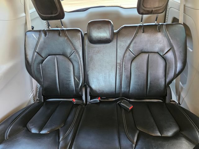 Used 2024 Chrysler Pacifica Touring-L FWD image 13