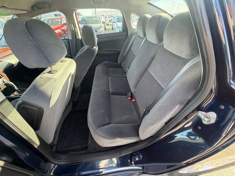 Used 2011 Chevrolet Impala LT FWD image 19