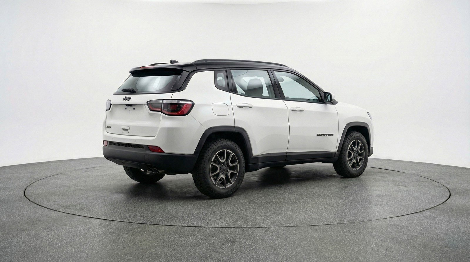 Used 2025 Jeep Compass Trailhawk image 9