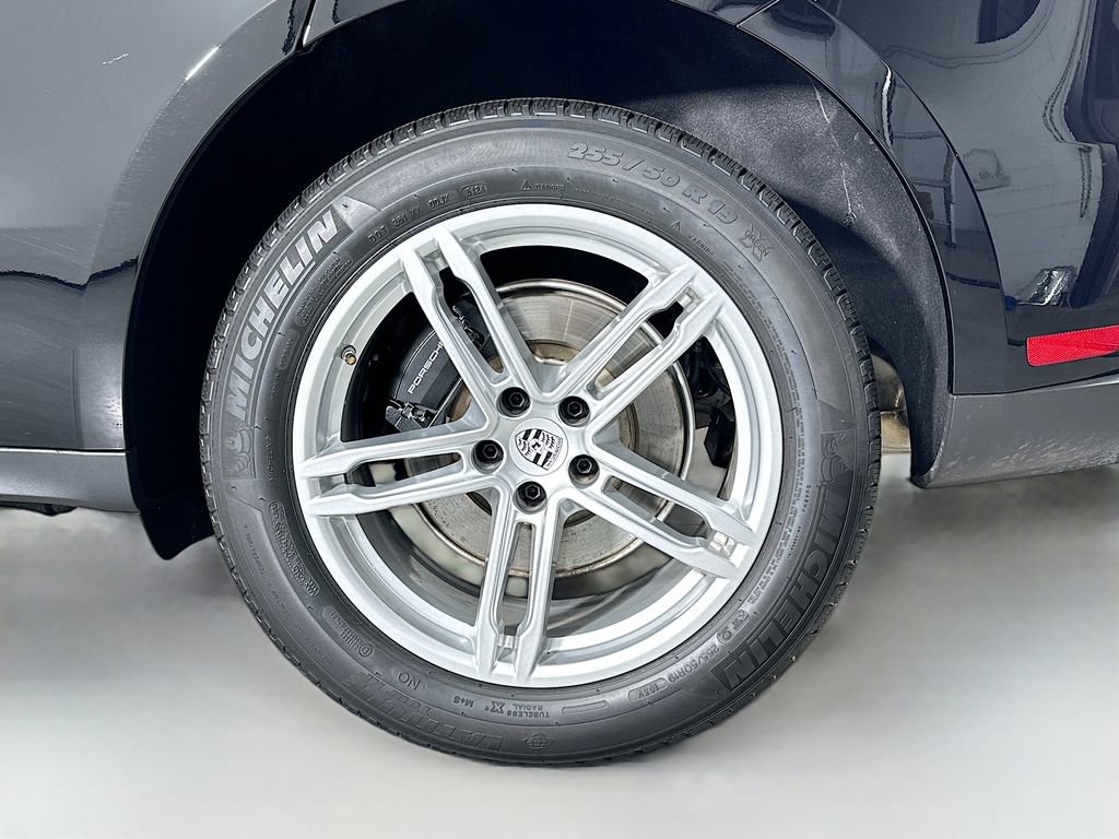 Used 2025 Porsche Macan image 33