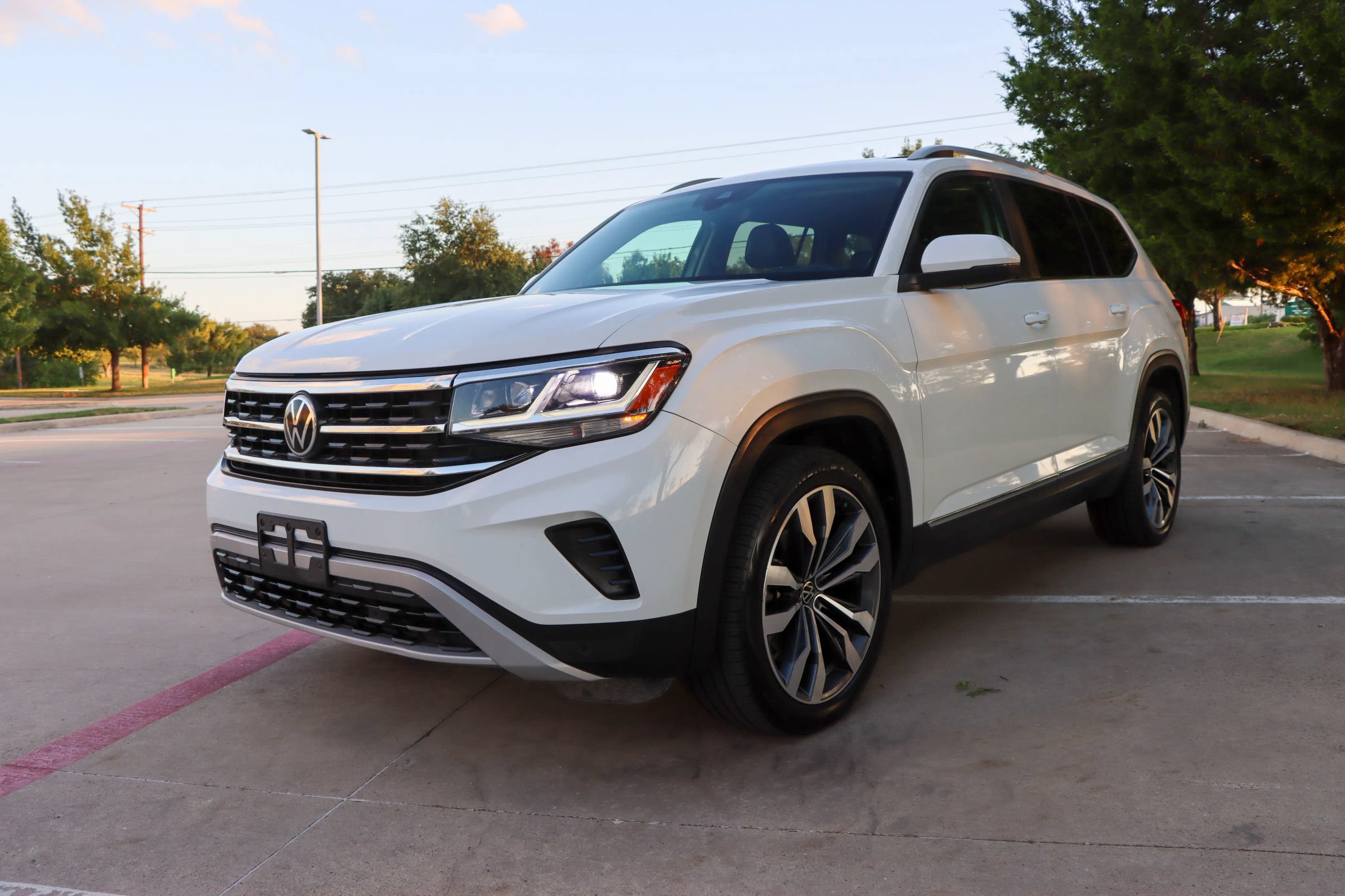 Used 2021 Volkswagen Atlas SEL AWD/4WD image 3