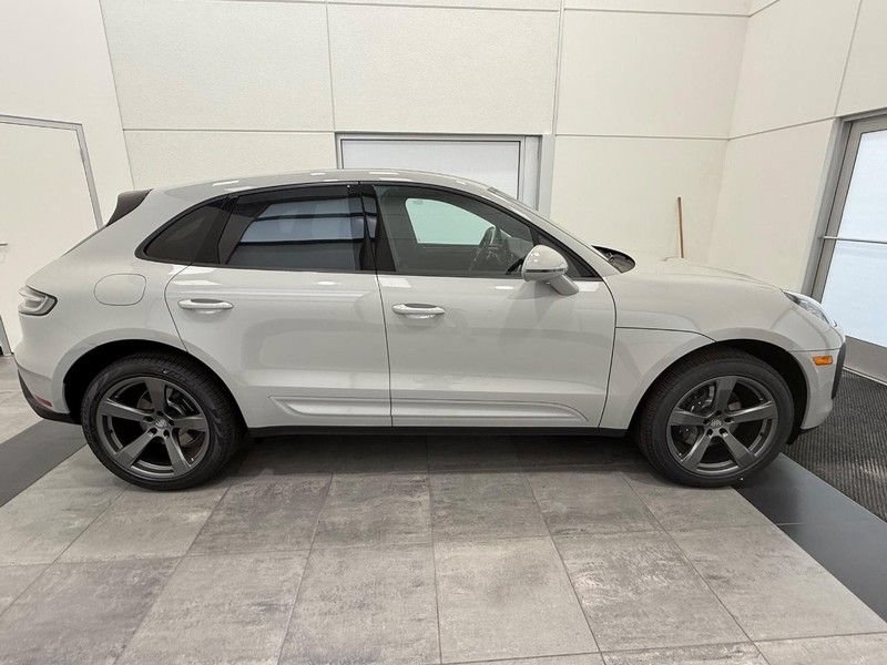 New 2026 Porsche Macan AWD/4WD image 9