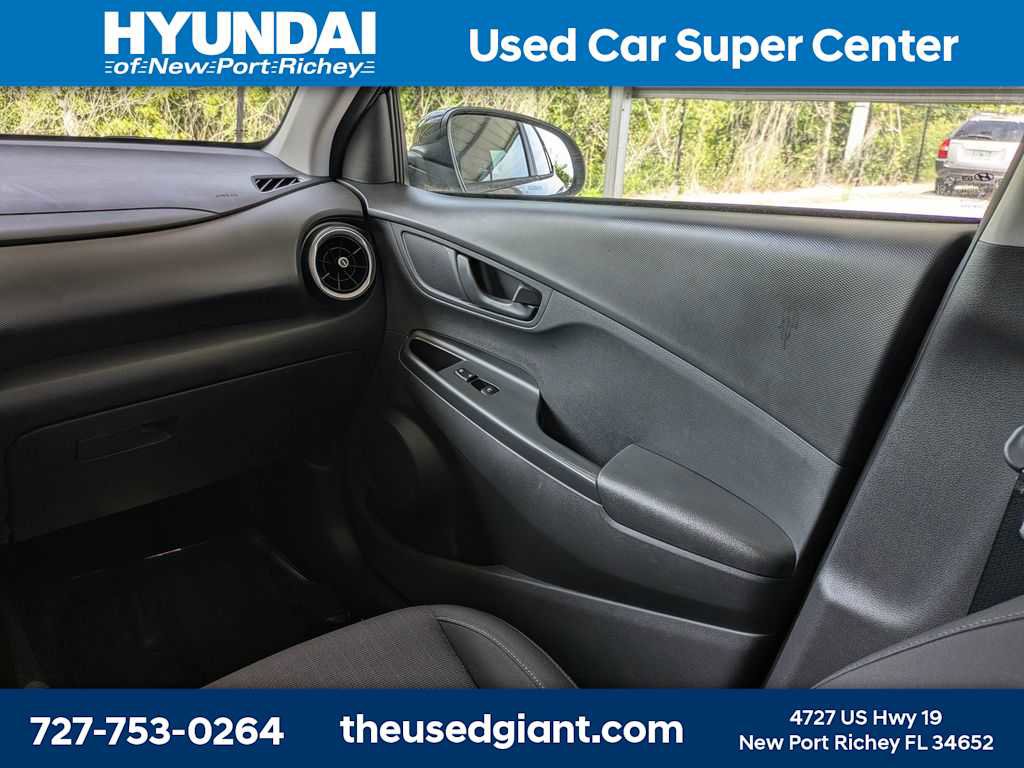 Certified 2022 Hyundai Kona SEL w/ Cargo Package image 17