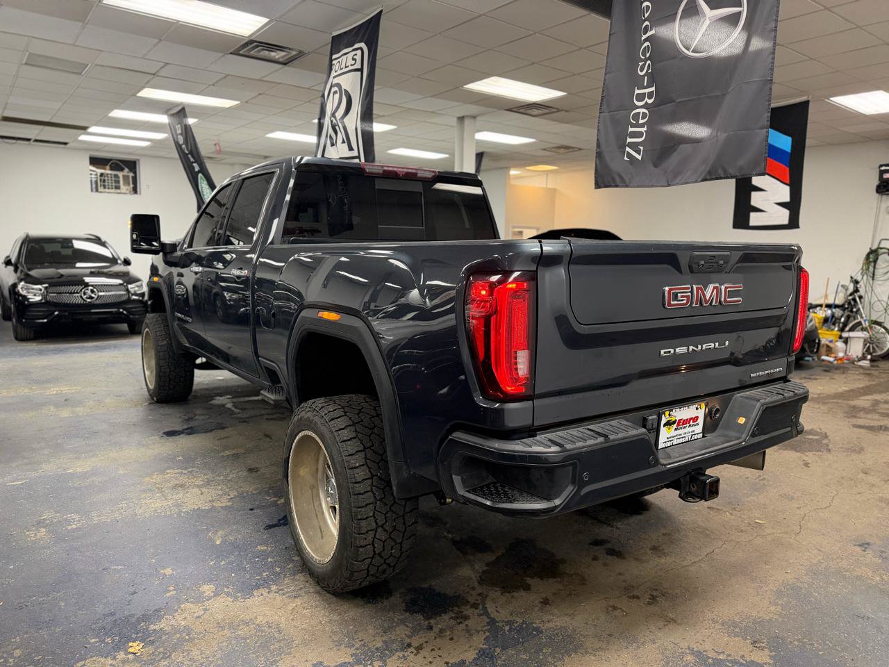 Used 2022 GMC Sierra 3500 Denali w/ Denali Ultimate Package AWD/4WD image 10