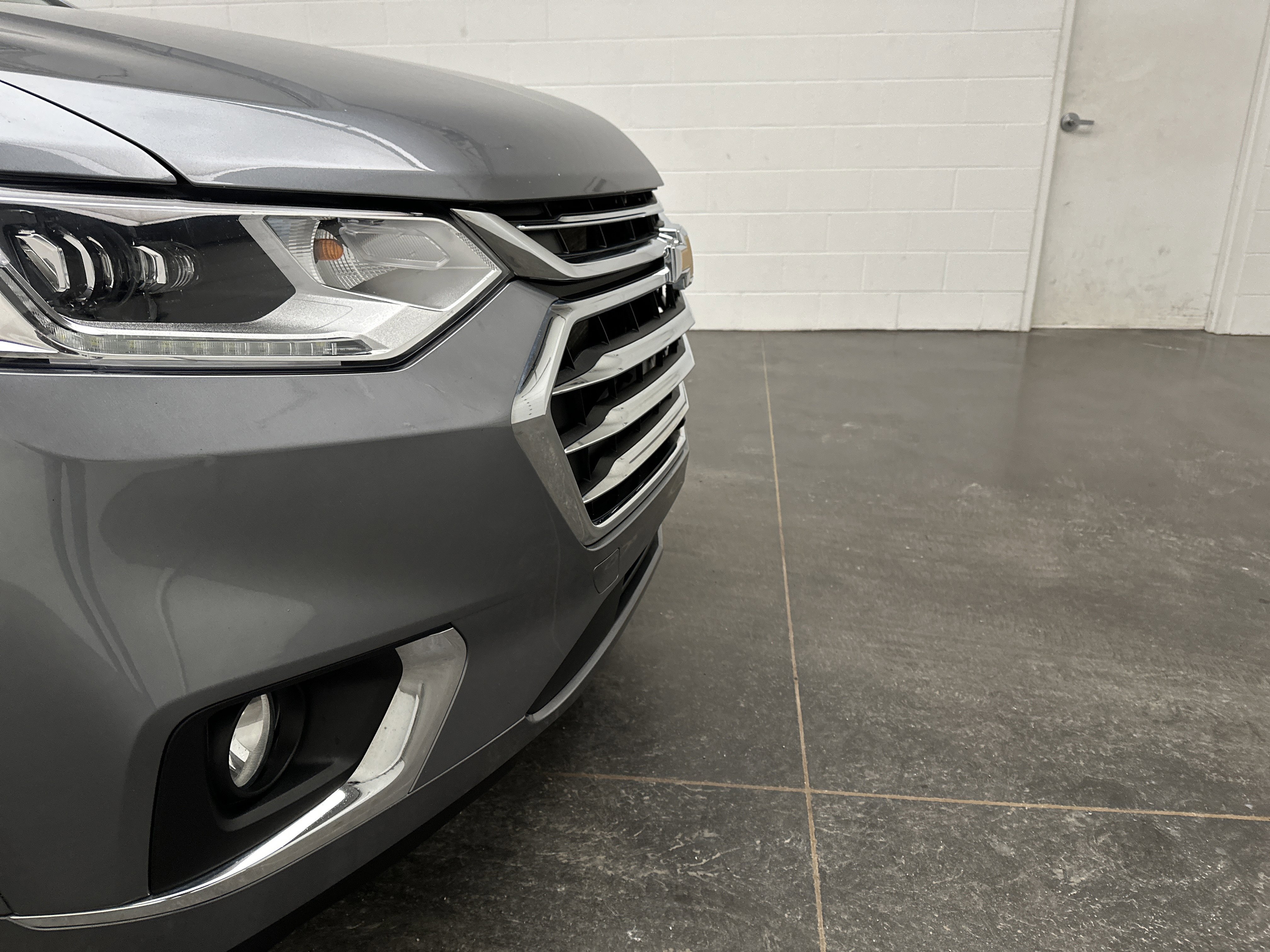 Used 2020 Chevrolet Traverse High Country image 2