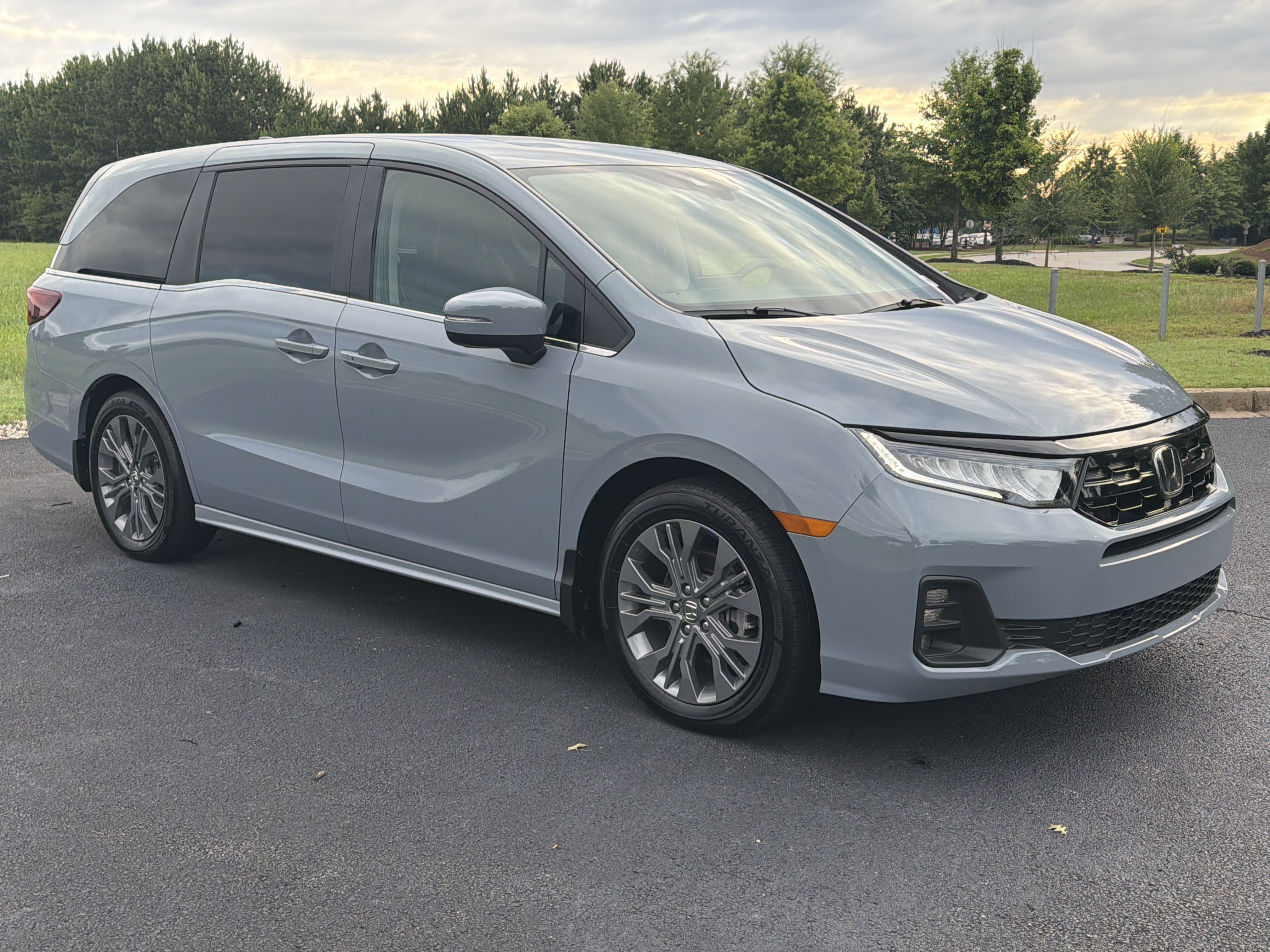Certified 2025 Honda Odyssey Touring image 2