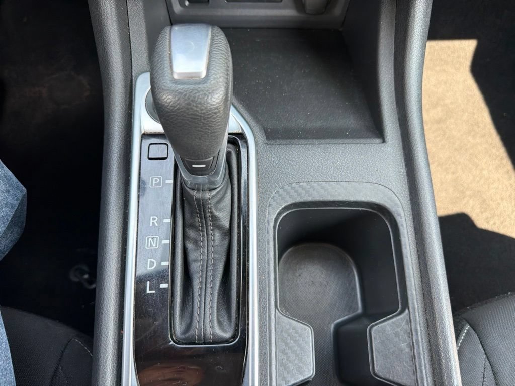 Used 2025 Nissan Sentra SV FWD image 20