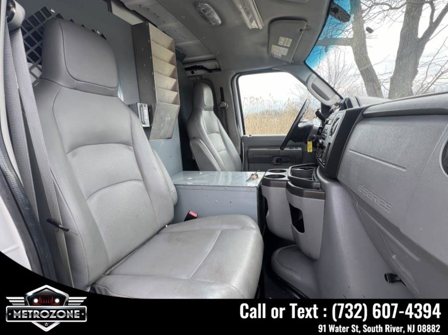 Used 2014 Ford E-350 and Econoline 350 Super Duty w/ Power Group image 24