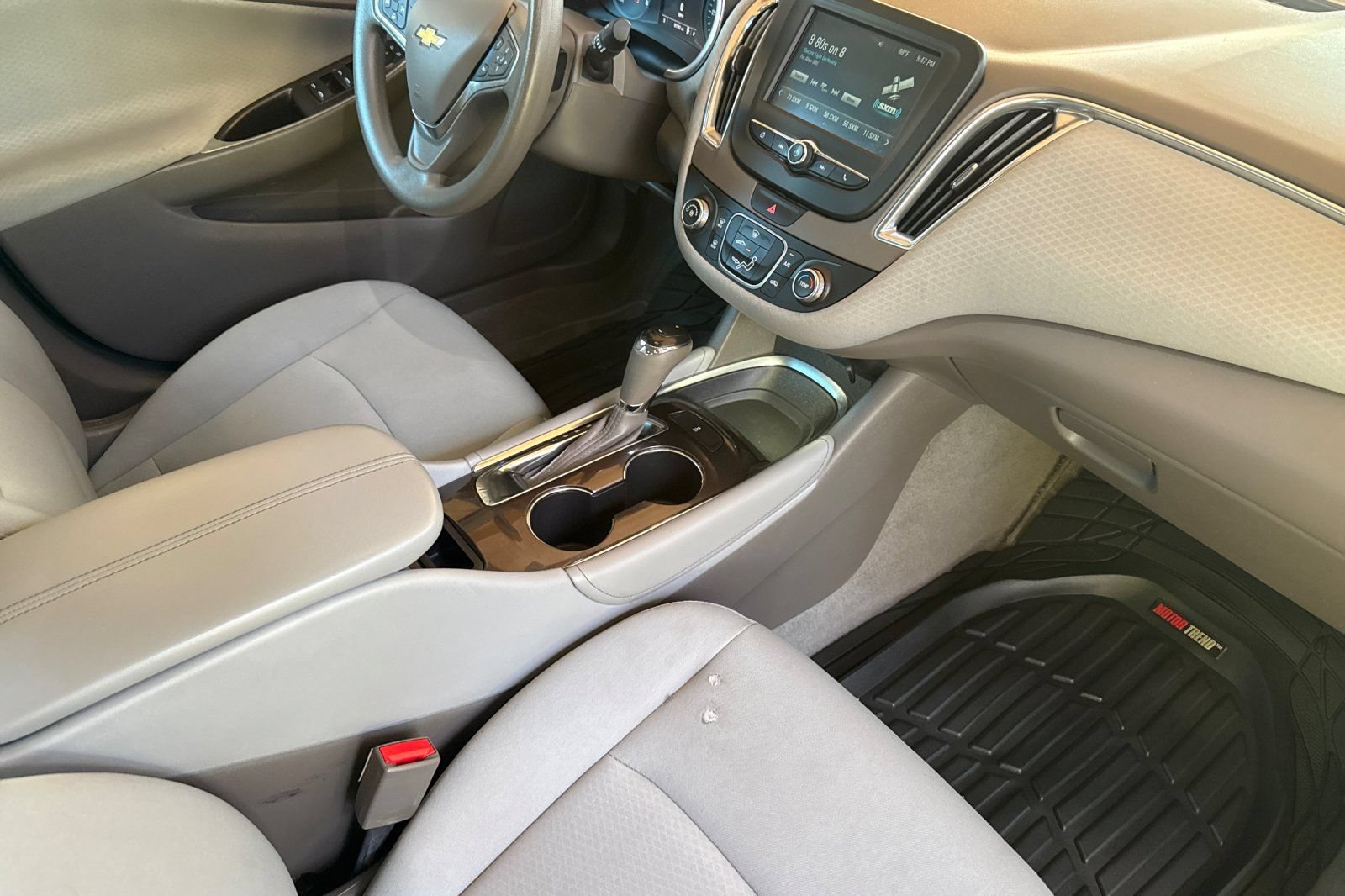 Used 2017 Chevrolet Malibu LT FWD image 15