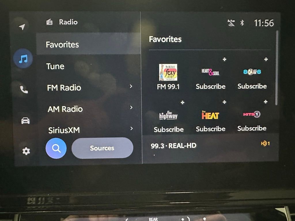 Used 2025 Toyota Sienna LE image 27