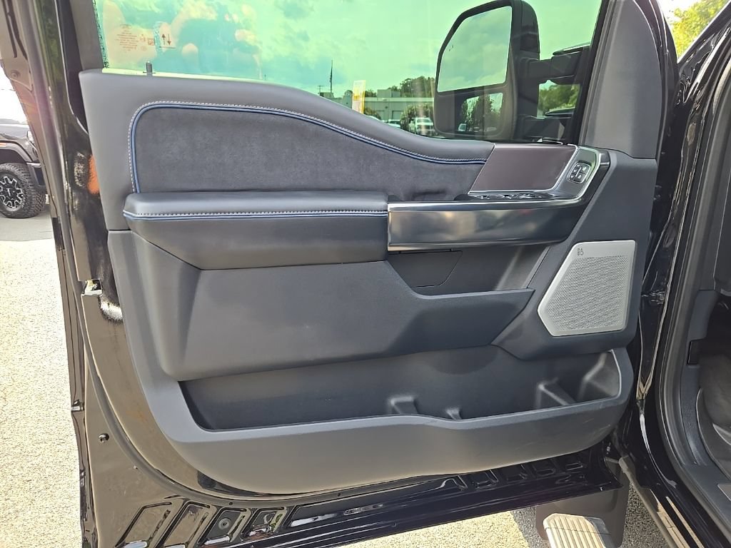 Used 2026 Ford F450 Platinum w/ FX4 Off-Road Package AWD/4WD image 16