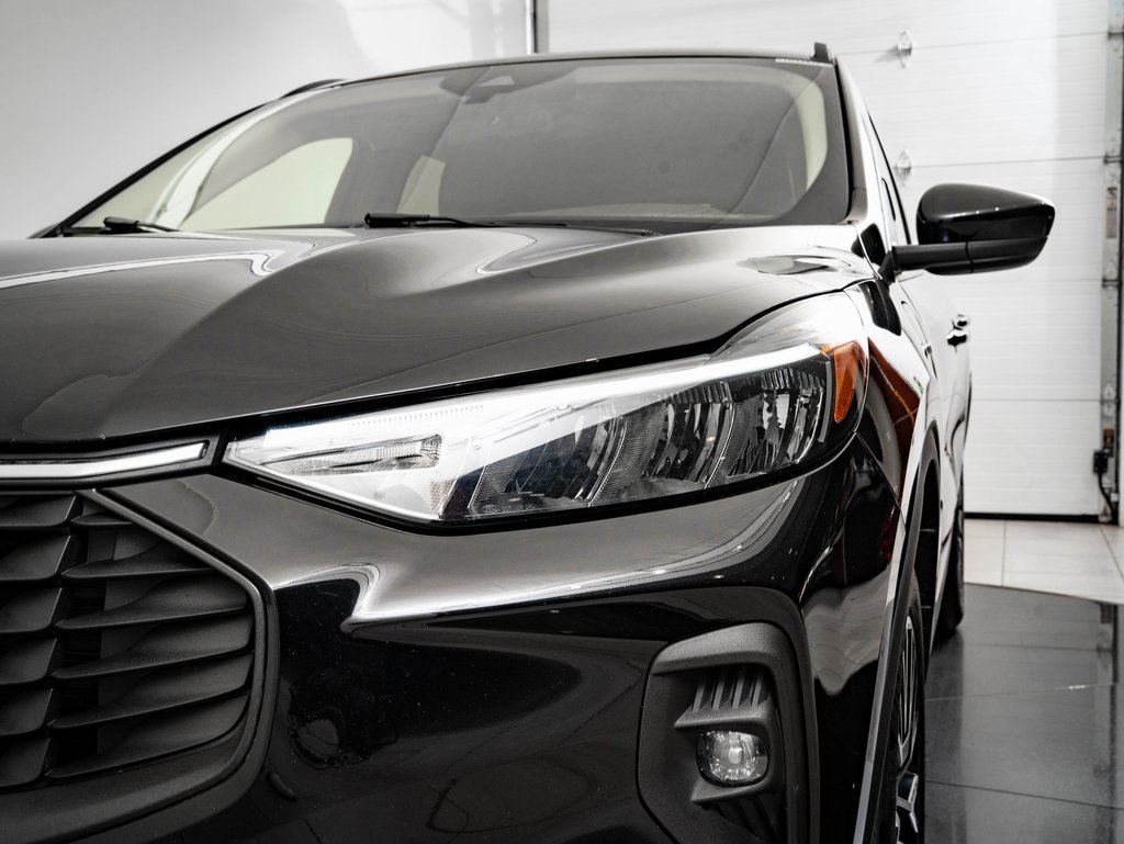 Used 2024 Ford Escape SE w/ Class II Trailer Tow Package image 15