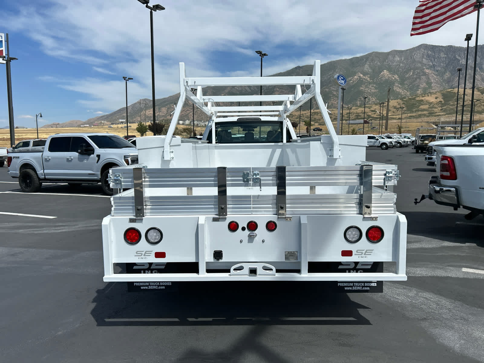 New 2025 Ford F550 4x4 Regular Cab Super Duty image 8