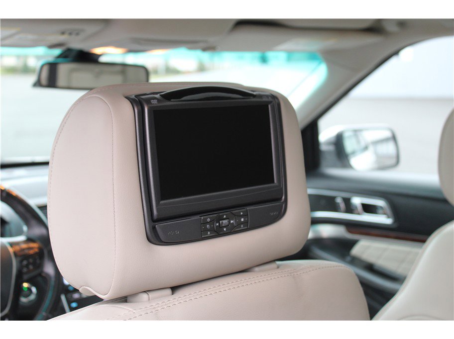 Used 2017 Ford Explorer Platinum image 13