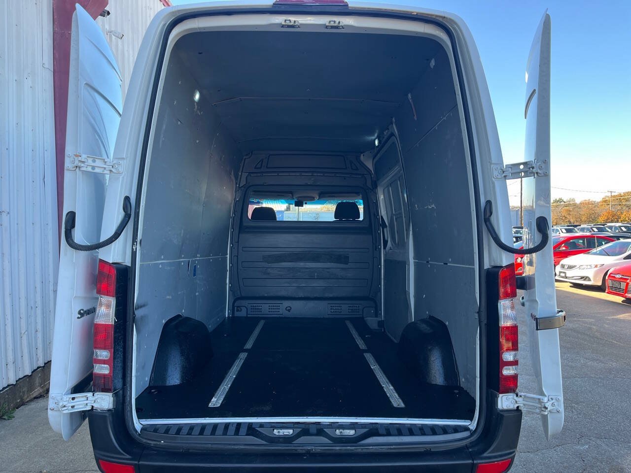 Used 2010 Freightliner Sprinter 2500 RWD image 36