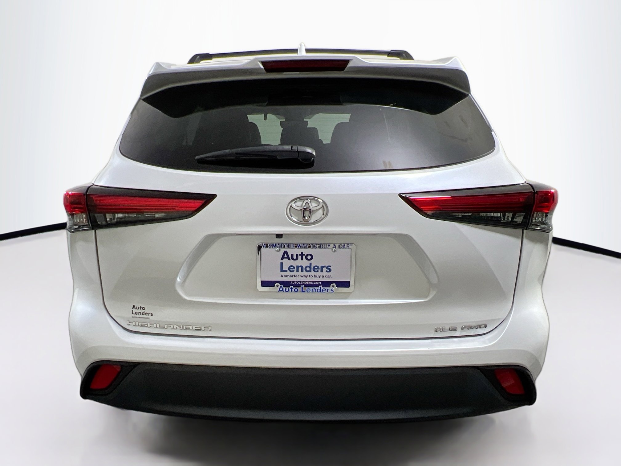 Used 2023 Toyota Highlander XLE AWD/4WD image 6