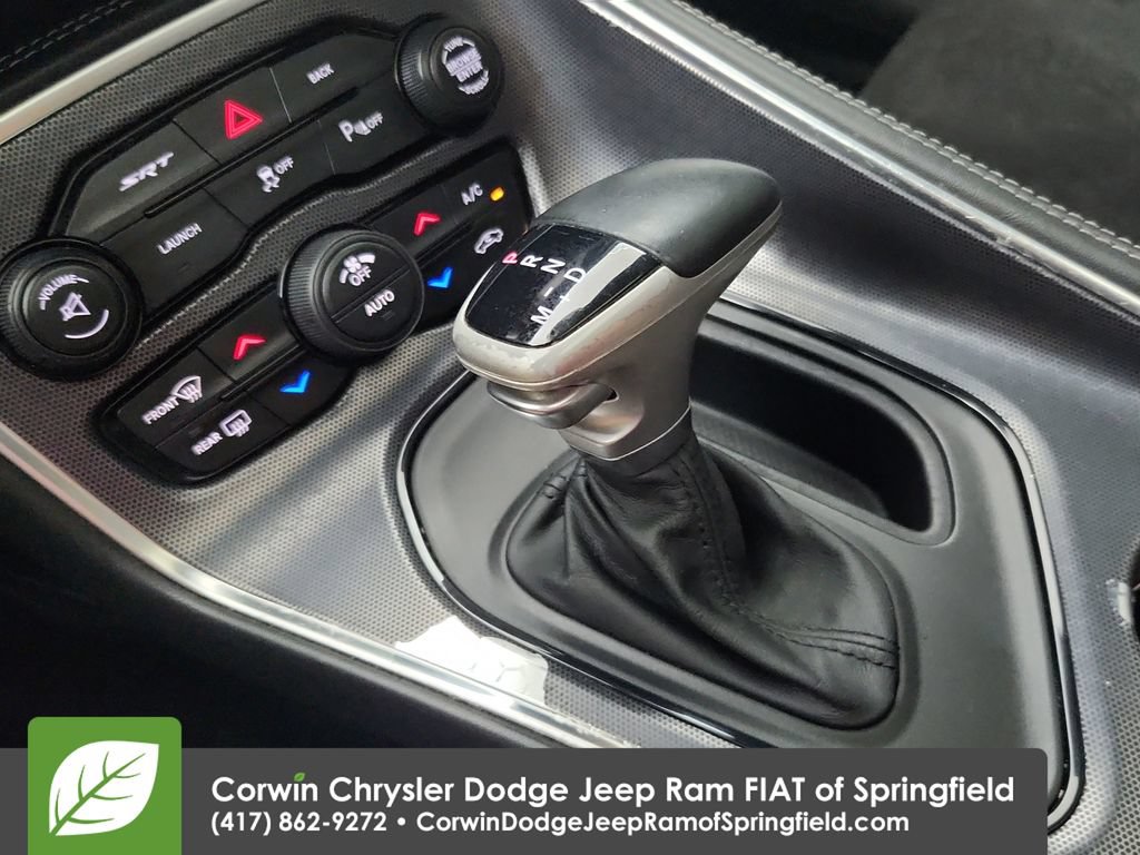 Used 2015 Dodge Challenger SRT RWD image 27