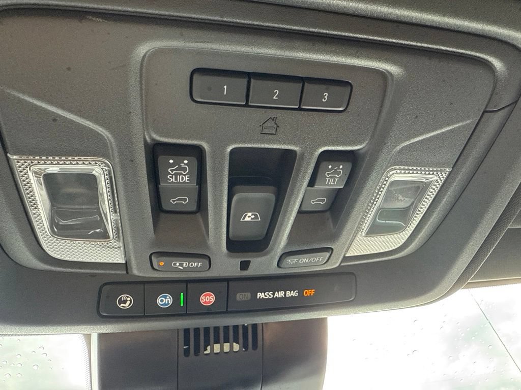 Used 2024 Chevrolet Silverado 1500 High Country w/ High Country Premium Package AWD/4WD image 35