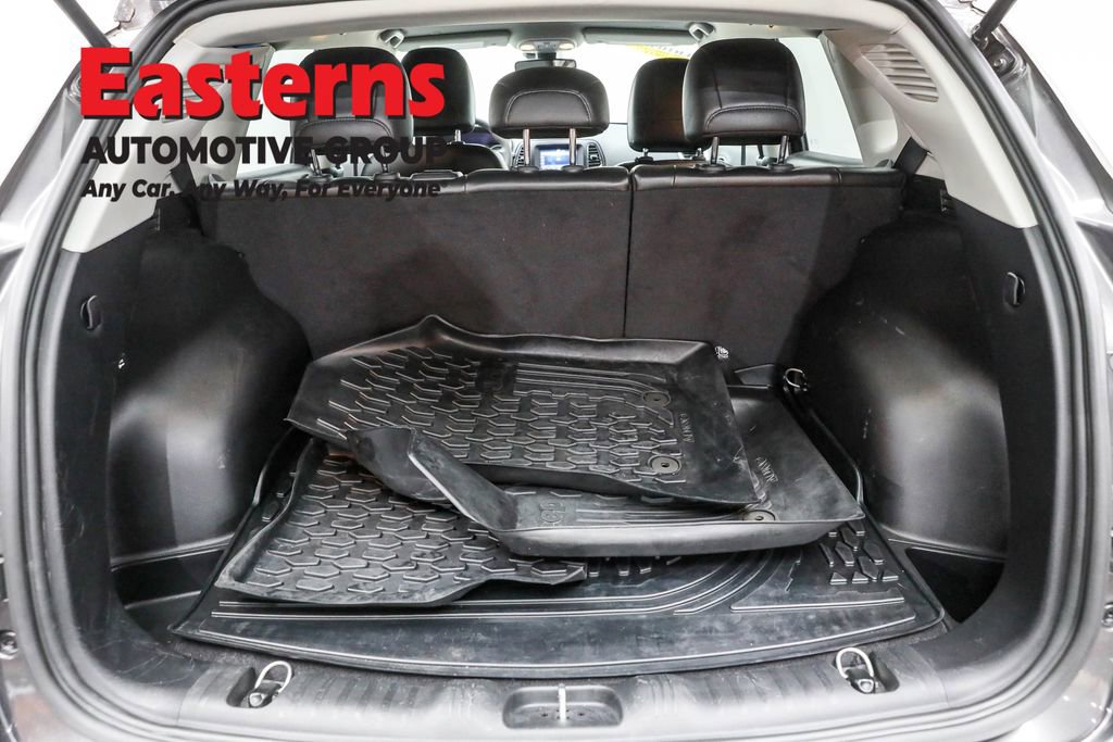 Used 2021 Jeep Compass Latitude w/ Driver Assistance Group image 9