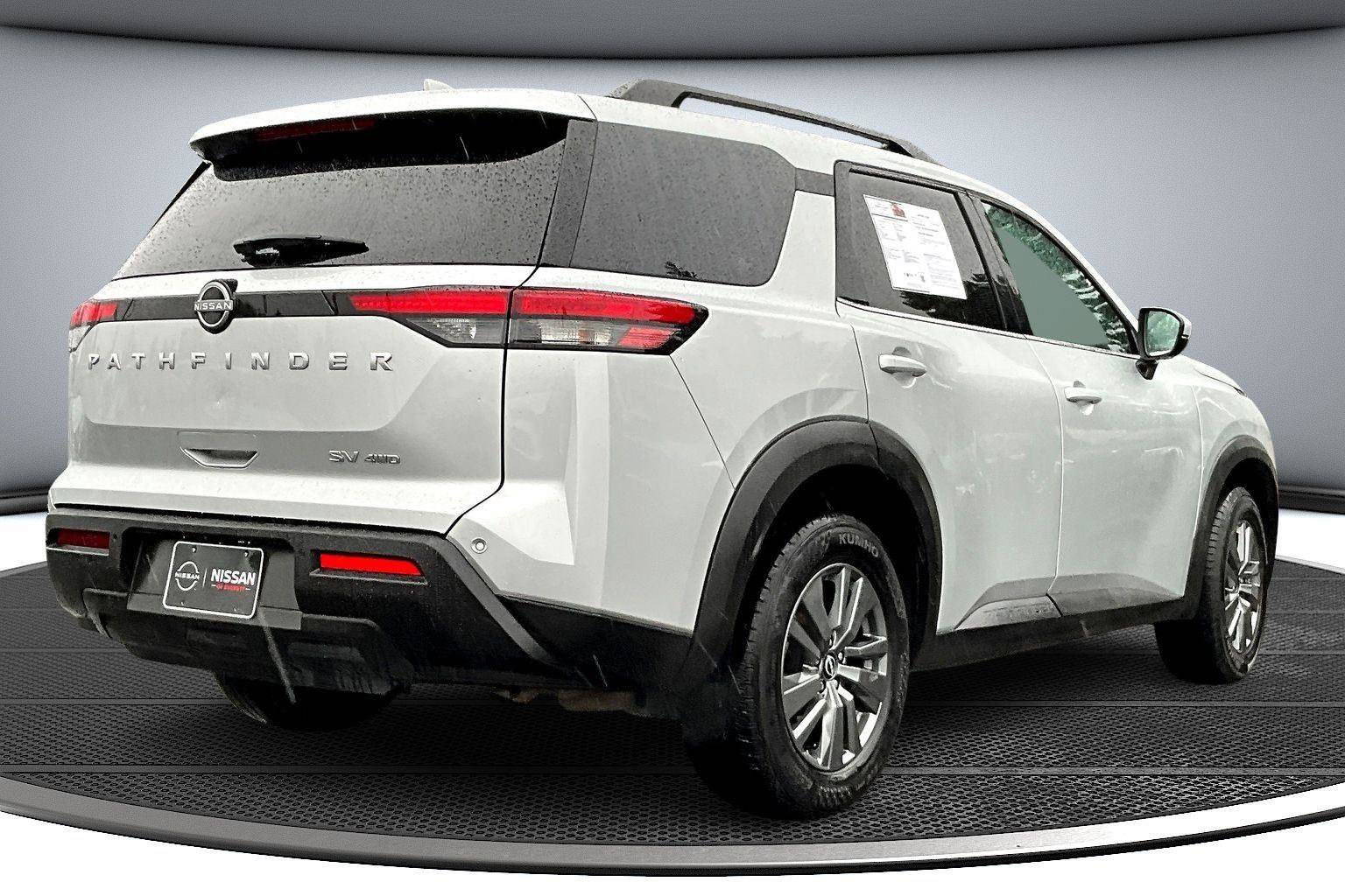 Used 2024 Nissan Pathfinder SV AWD/4WD image 7