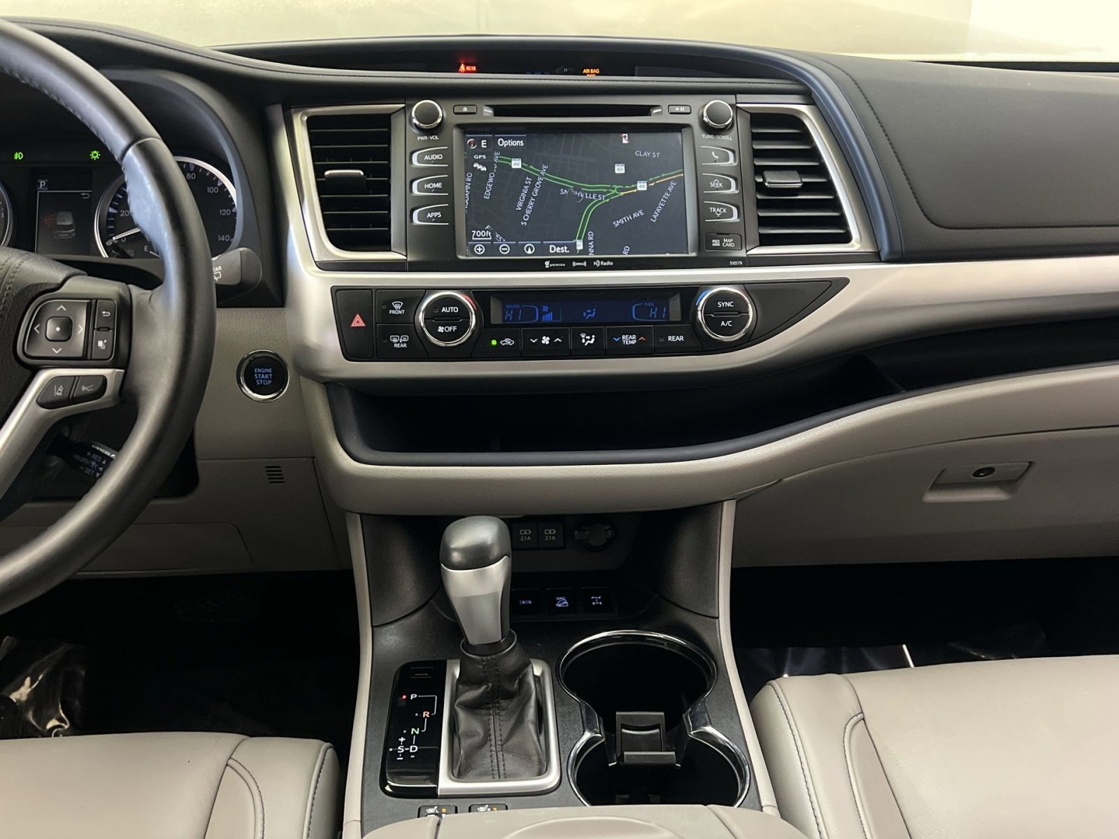 Used 2017 Toyota Highlander XLE image 31