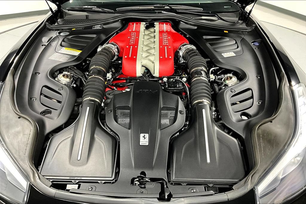Used 2018 Ferrari GTC4Lusso AWD/4WD image 28