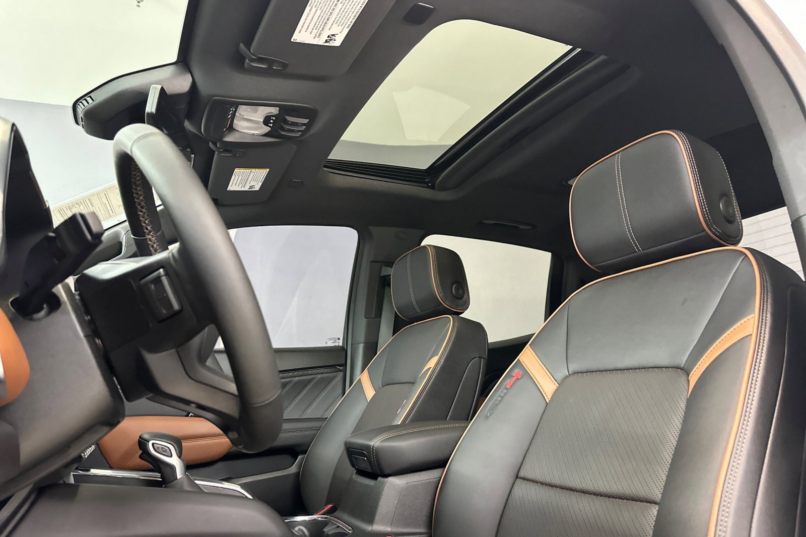 Used 2023 GMC Canyon AT4 w/ AT4 Premium Package image 15