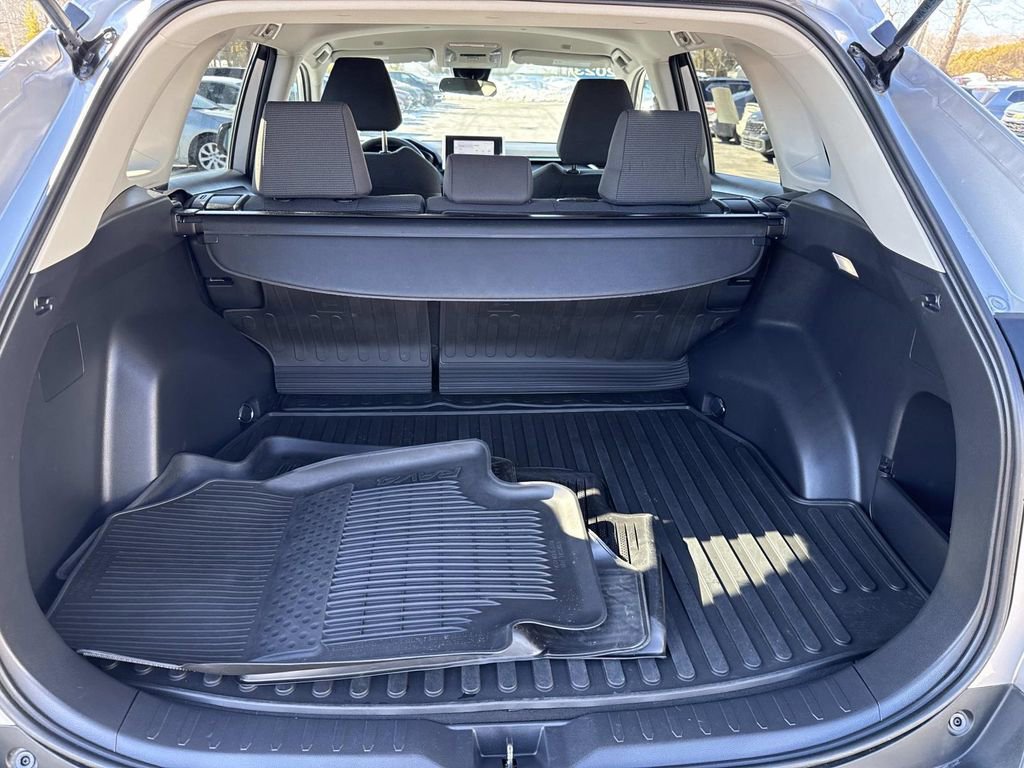 Used 2023 Toyota RAV4 LE image 7