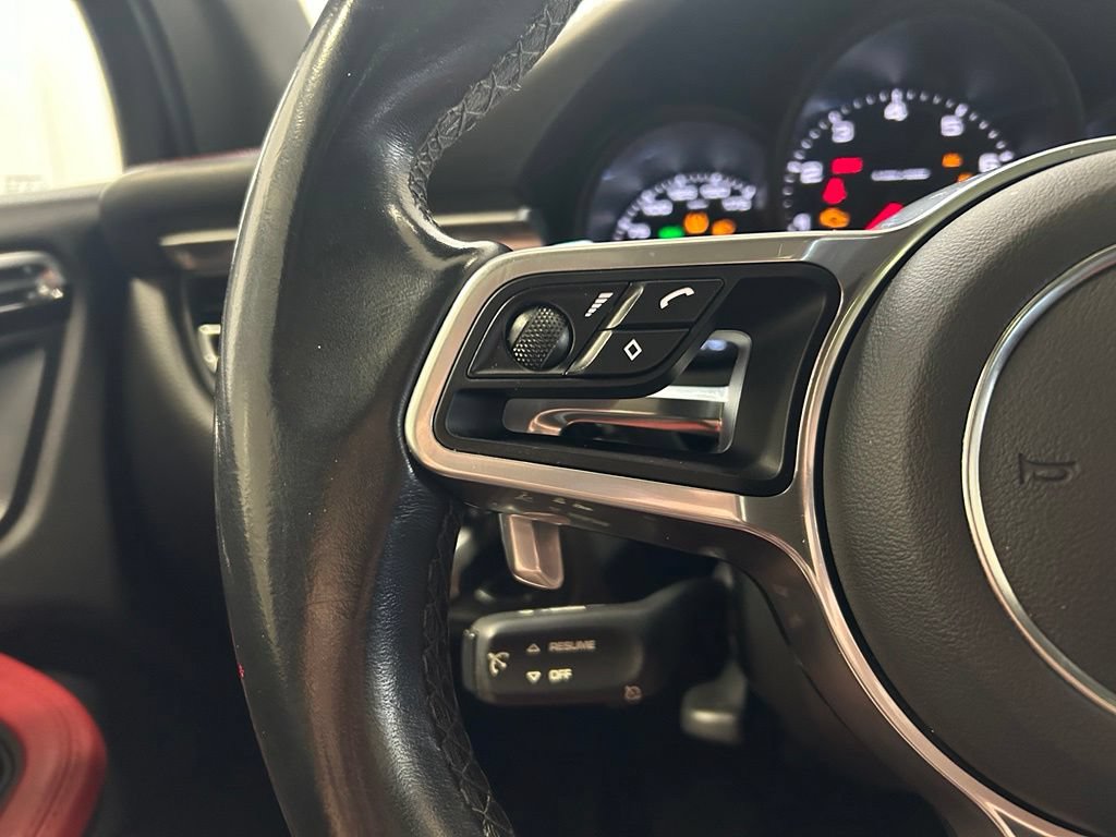 Certified 2021 Porsche Macan AWD/4WD image 12