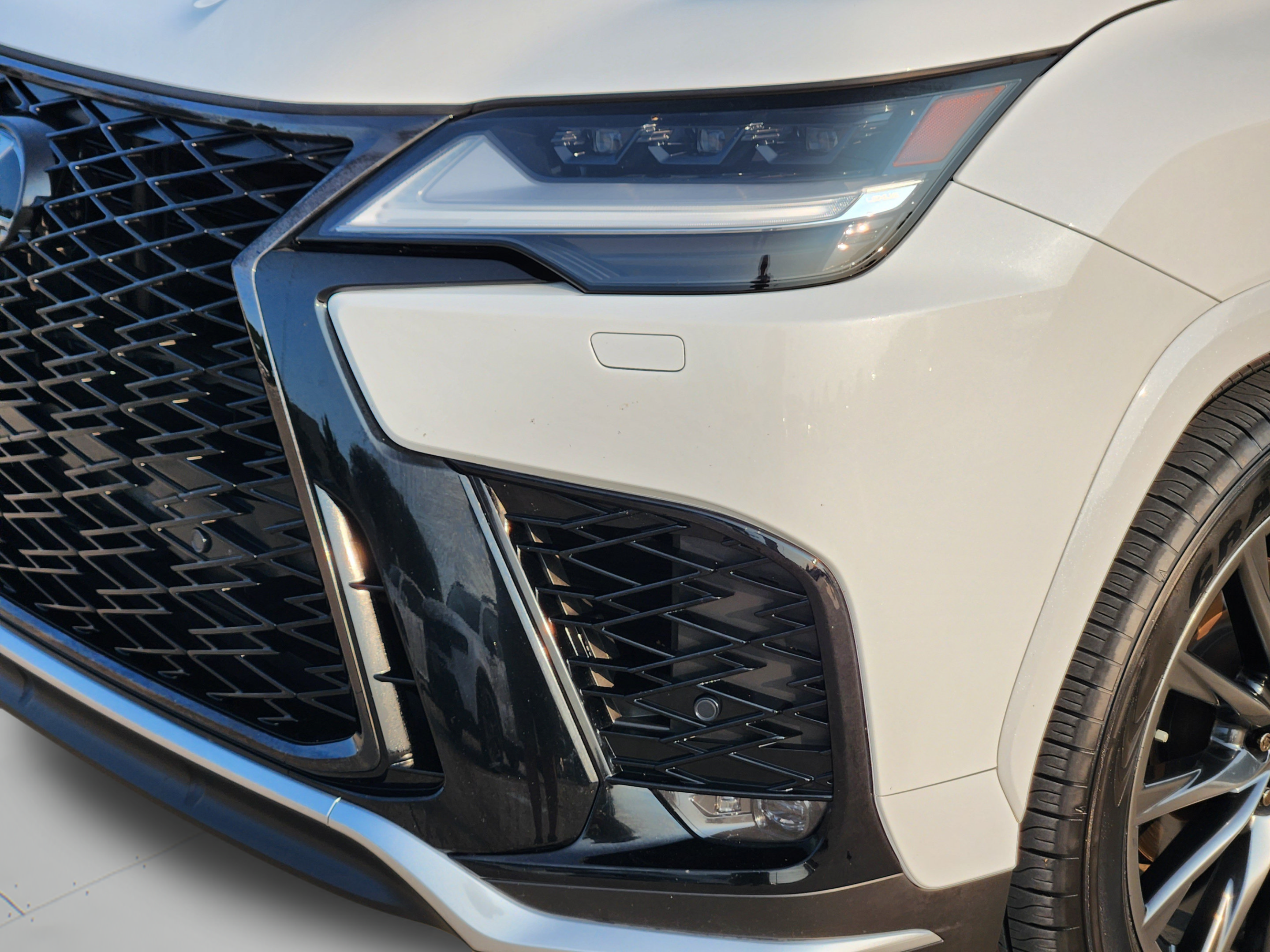 Used 2023 Lexus LX 600 F Sport w/ Accessory Package (Z1) AWD/4WD image 35